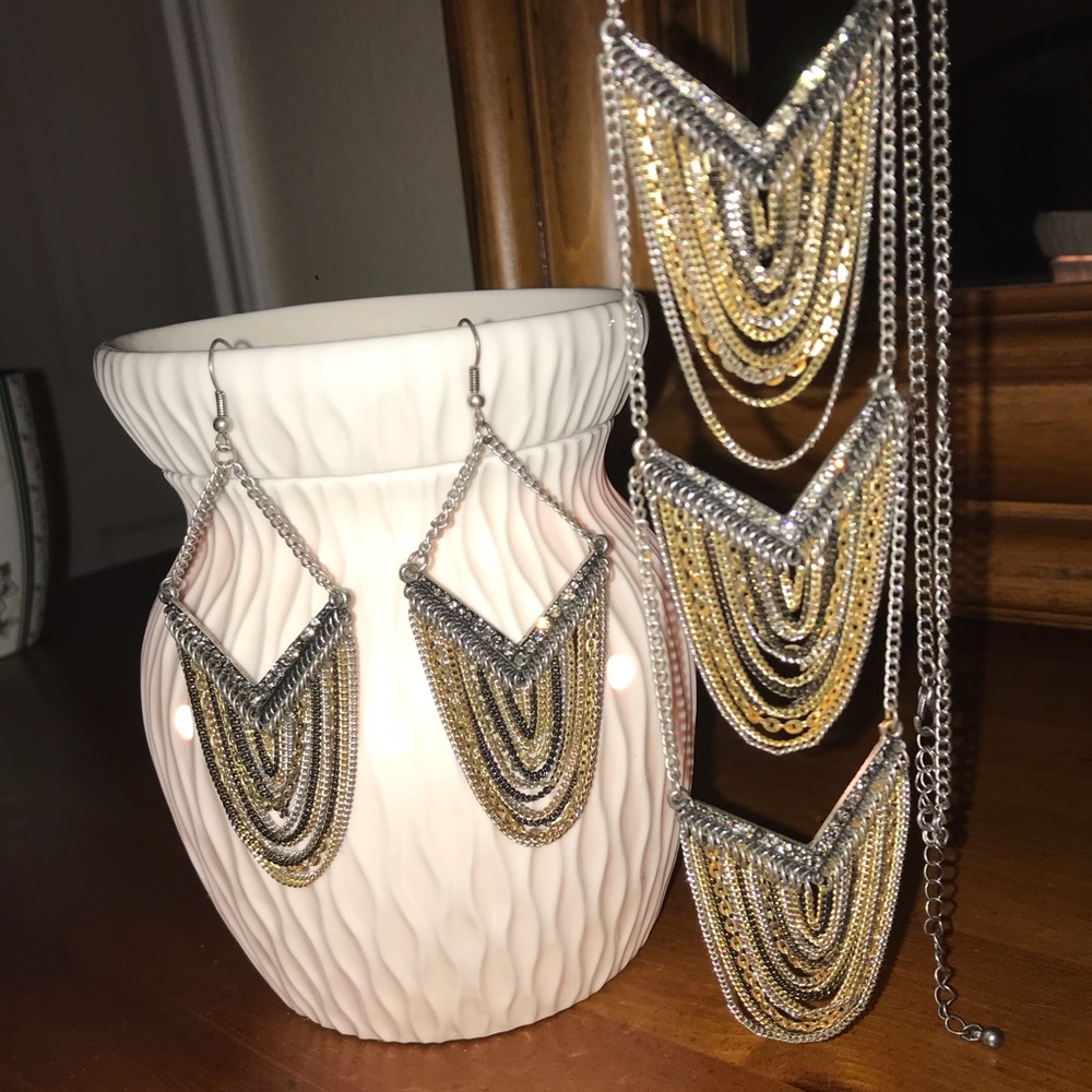 Necklace earring set